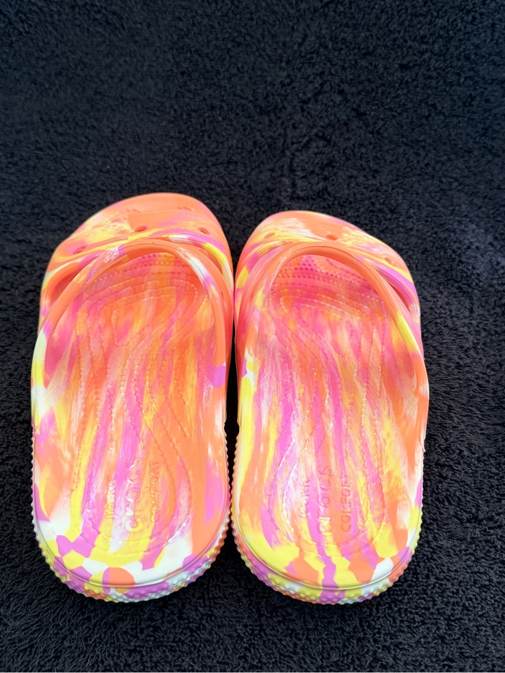 CROCS Women's Swirl-Print Slide Sandals in Orange and Pink - Picture 3 of 4
